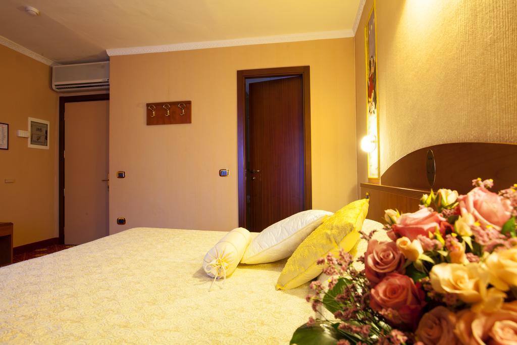 Hotel Puccini Montecatini Terme Exteriör bild